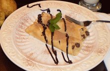 chocolate-peanut-butter-crepe-with-chocolate-drizzle