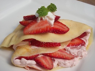 strawberry-treats-with-fresh-strawberries-and-cream-cheese